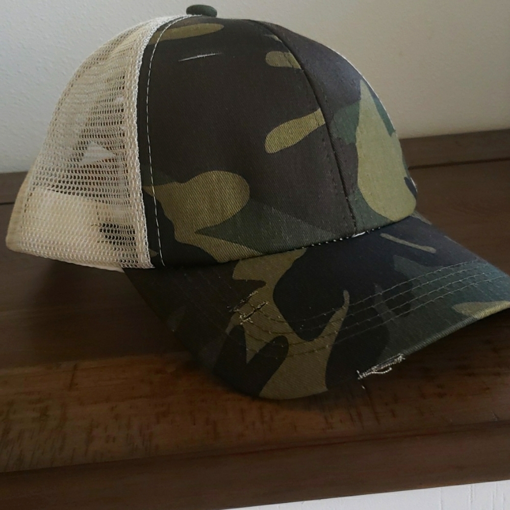 New Women's hat cameo